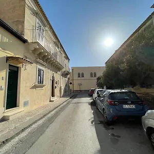 Casa Crispi , Noto Italien